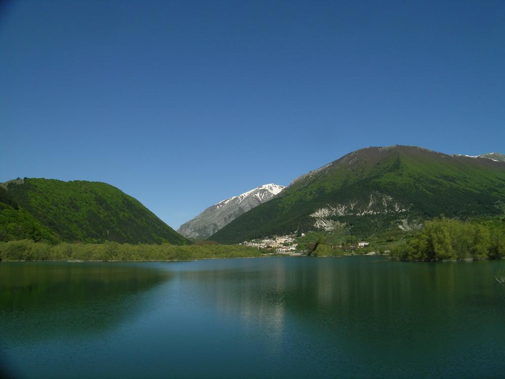 Hotel Il Vecchio Pescatore Villetta Barrea Luaran gambar