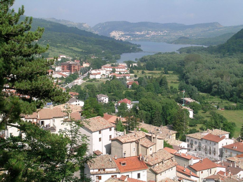 Hotel Il Vecchio Pescatore Villetta Barrea Luaran gambar