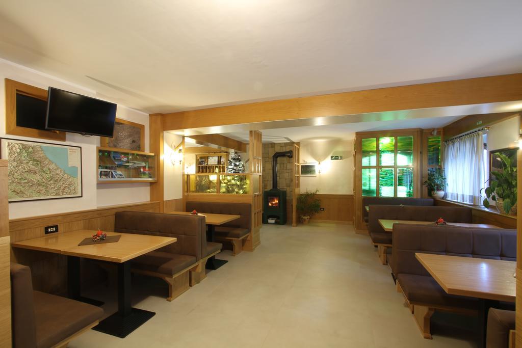 Hotel Il Vecchio Pescatore Villetta Barrea Luaran gambar