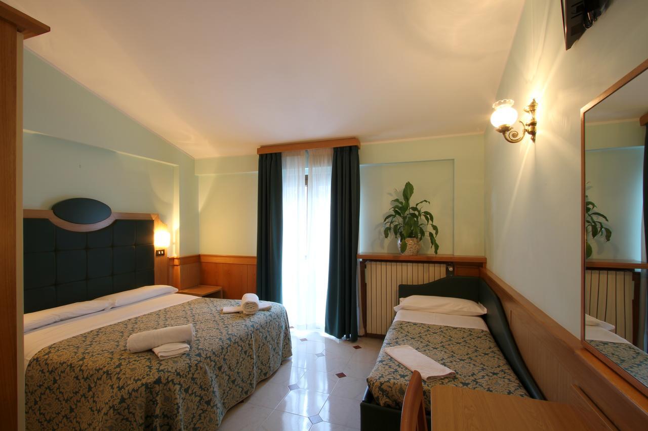Hotel Il Vecchio Pescatore Villetta Barrea Luaran gambar